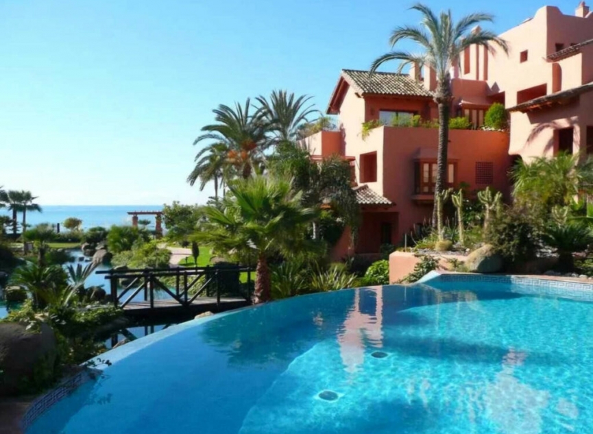 Resale - Apartment -
Estepona