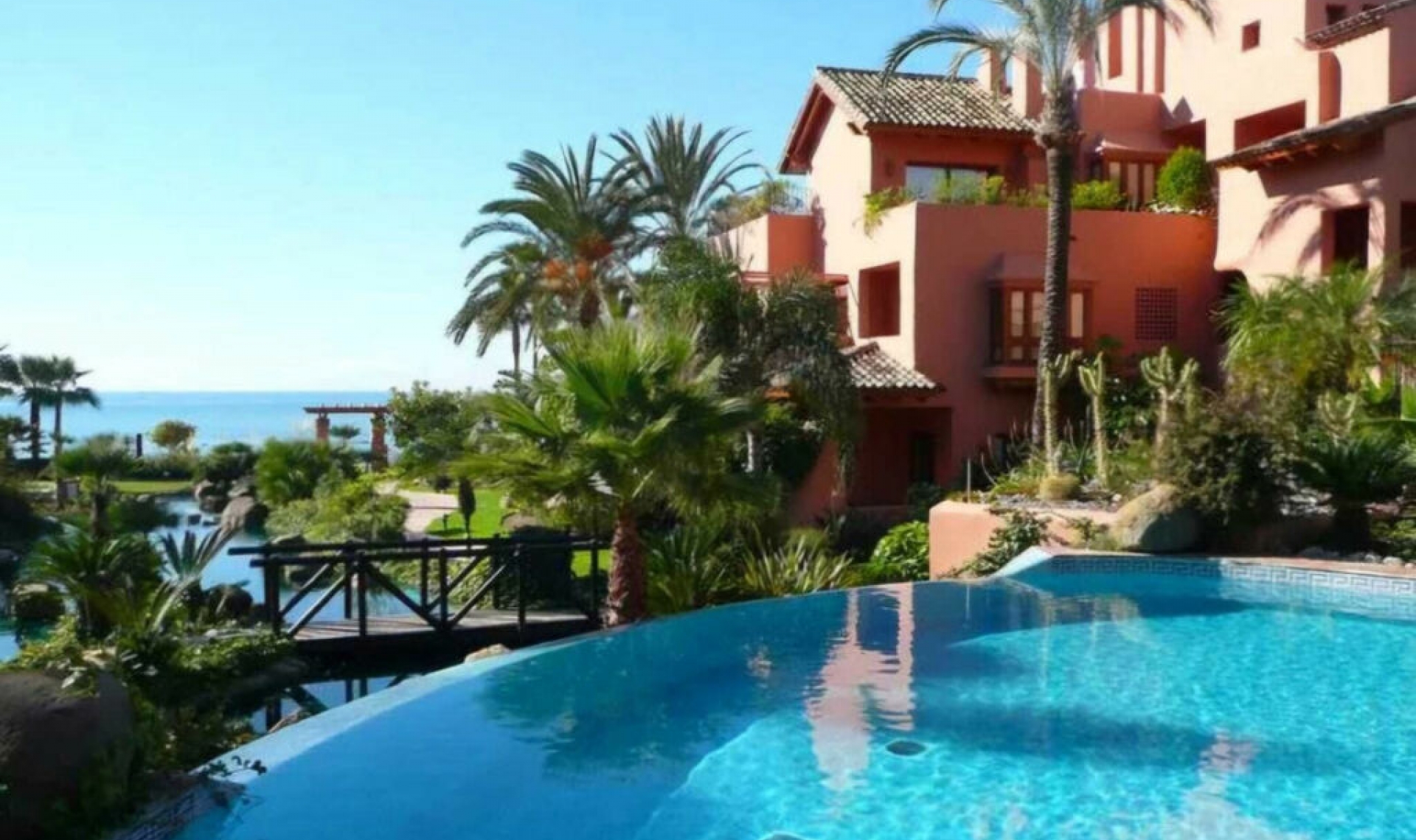 Resale - Apartment -
Estepona