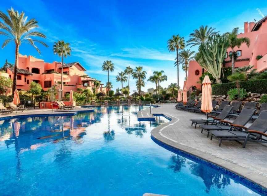 Resale - Apartment -
Estepona