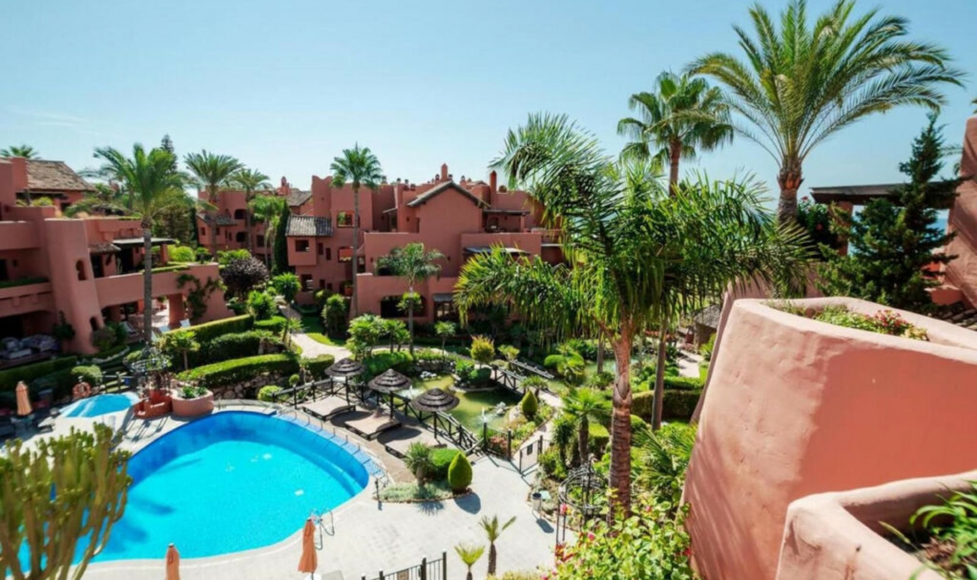 Resale - Apartment -
Estepona