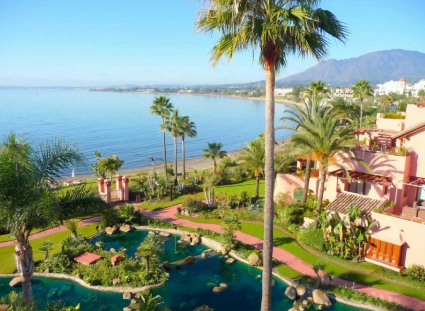 Resale - Apartment -
Estepona