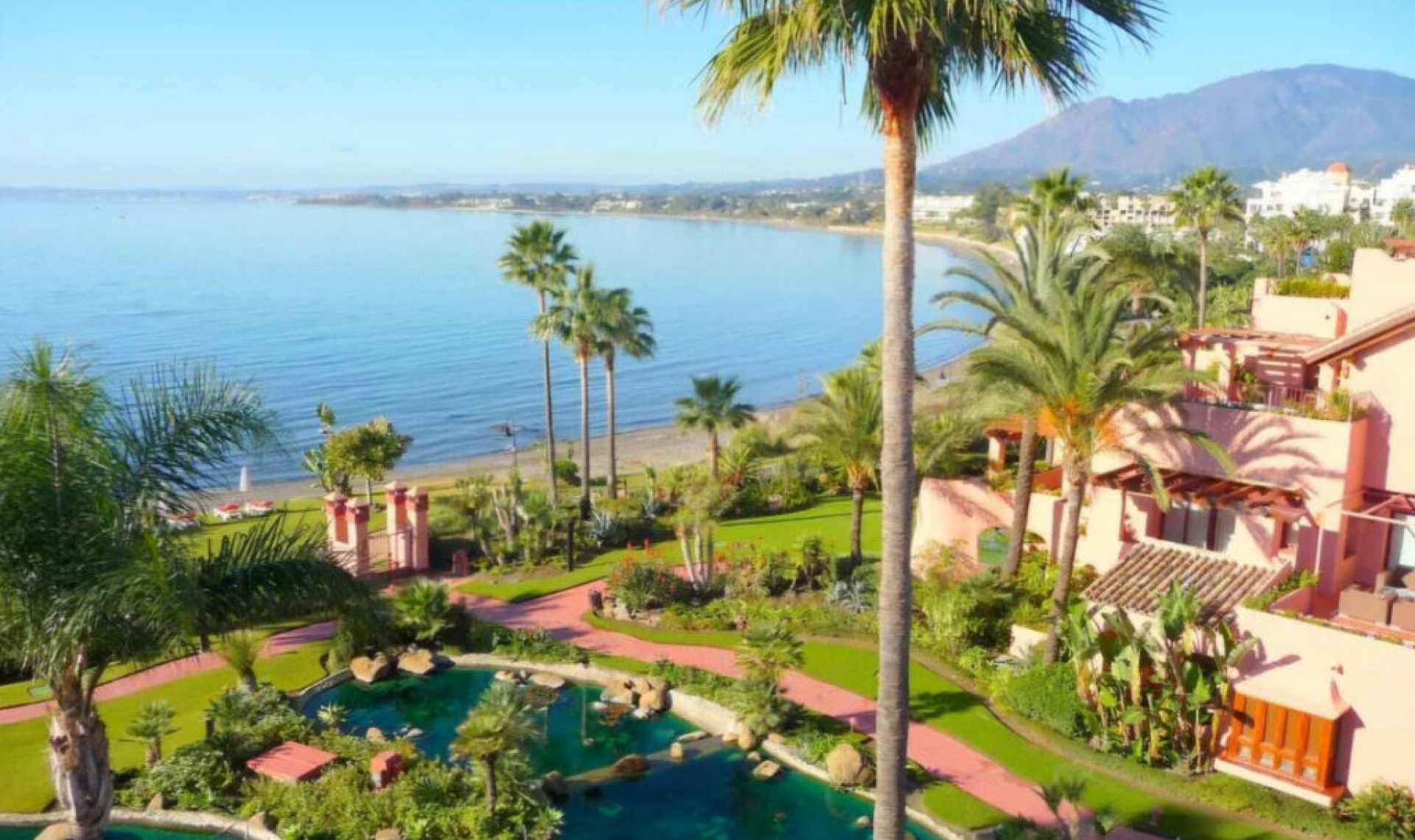 Resale - Apartment -
Estepona