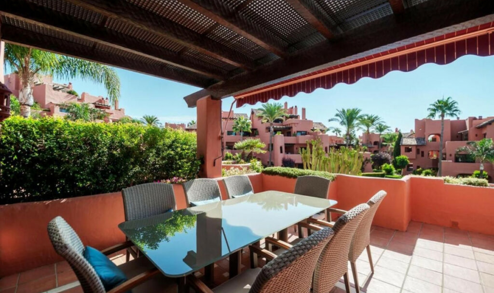 Resale - Apartment -
Estepona