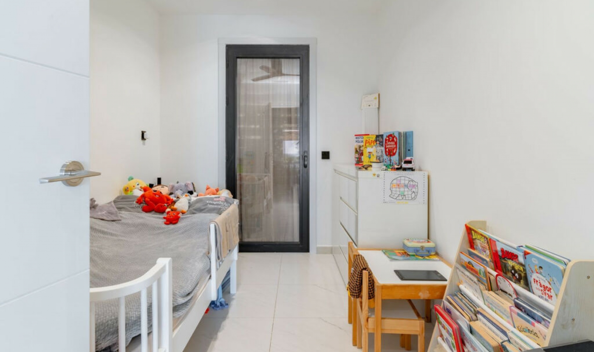 Resale - Apartment -
Estepona