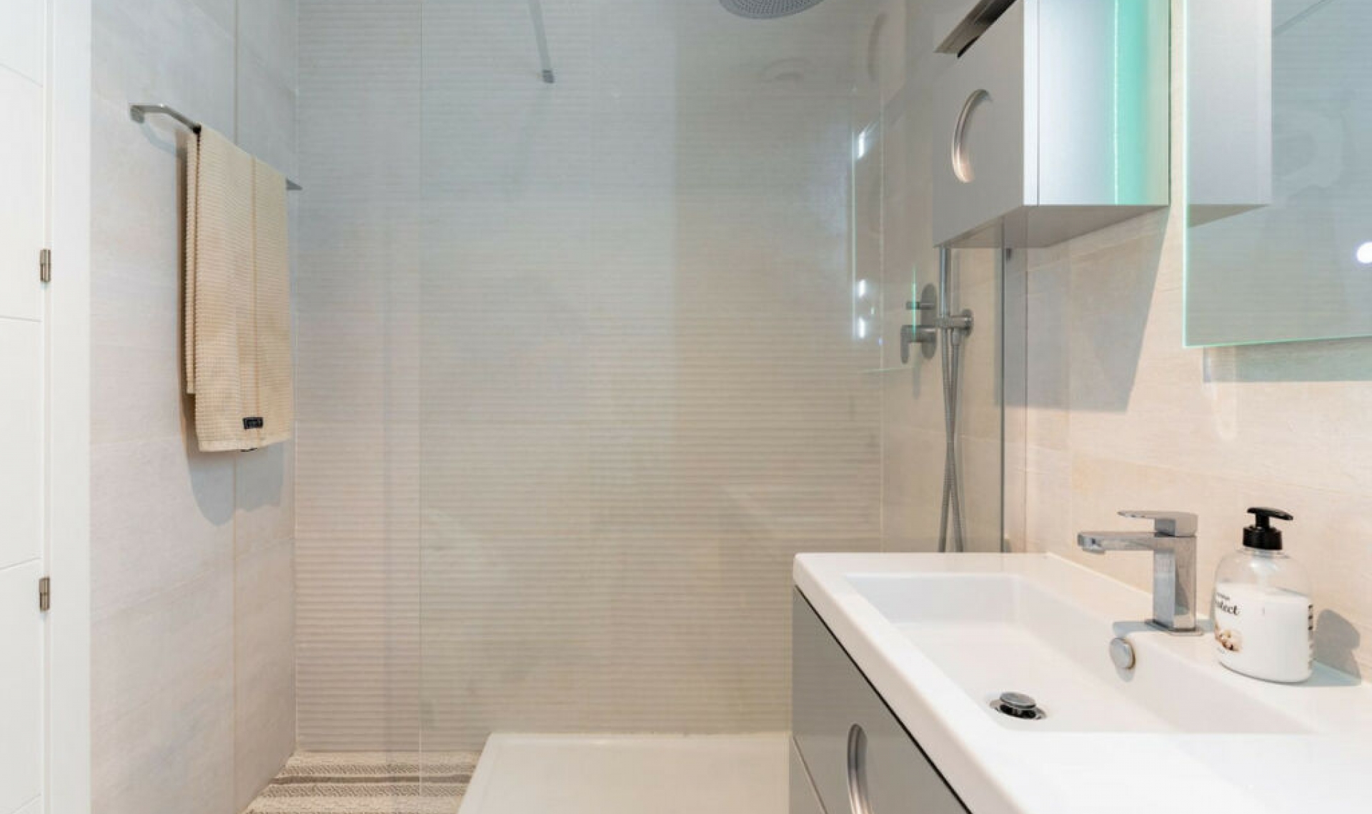 Resale - Apartment -
Estepona