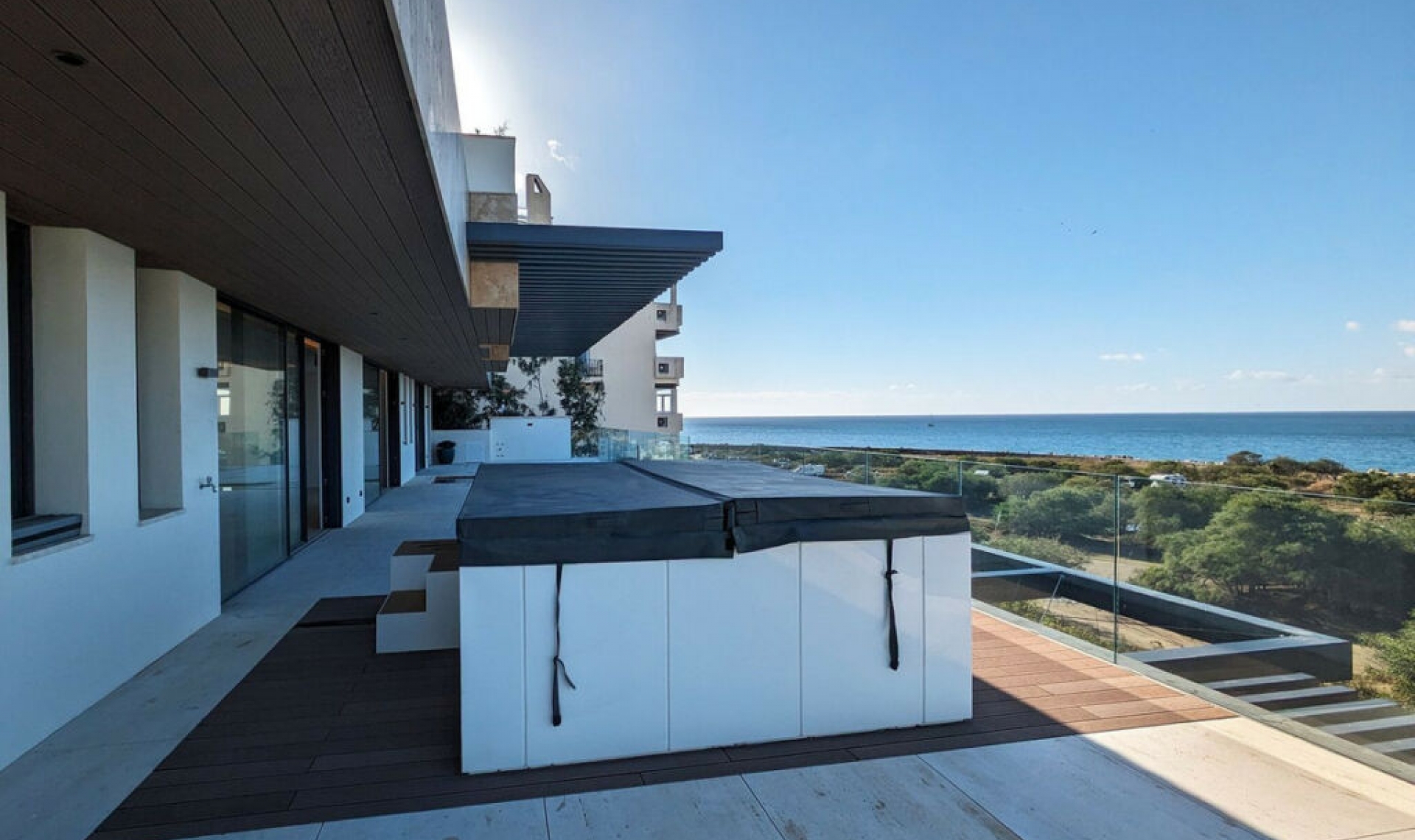 Resale - Apartment -
Estepona