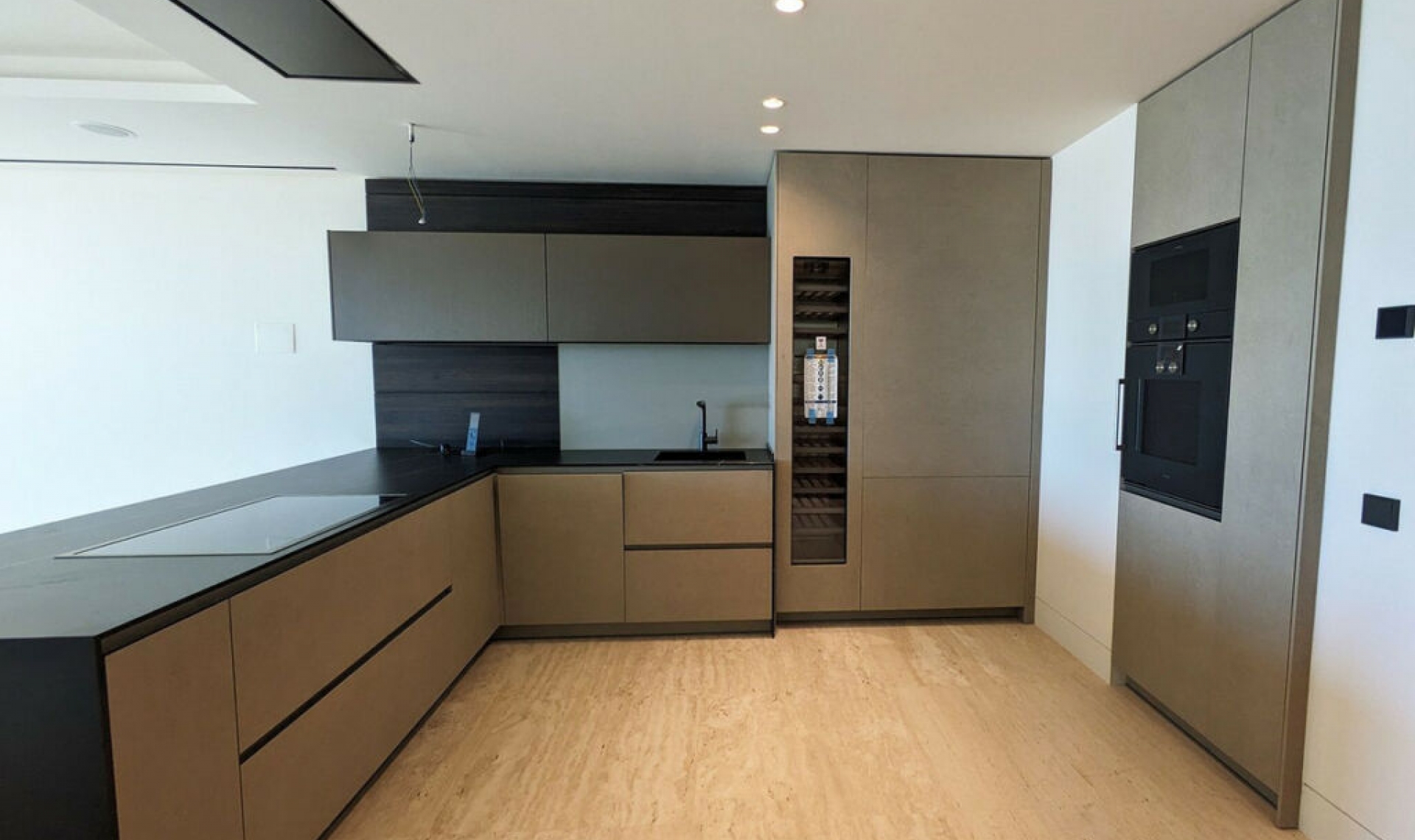 Resale - Apartment -
Estepona