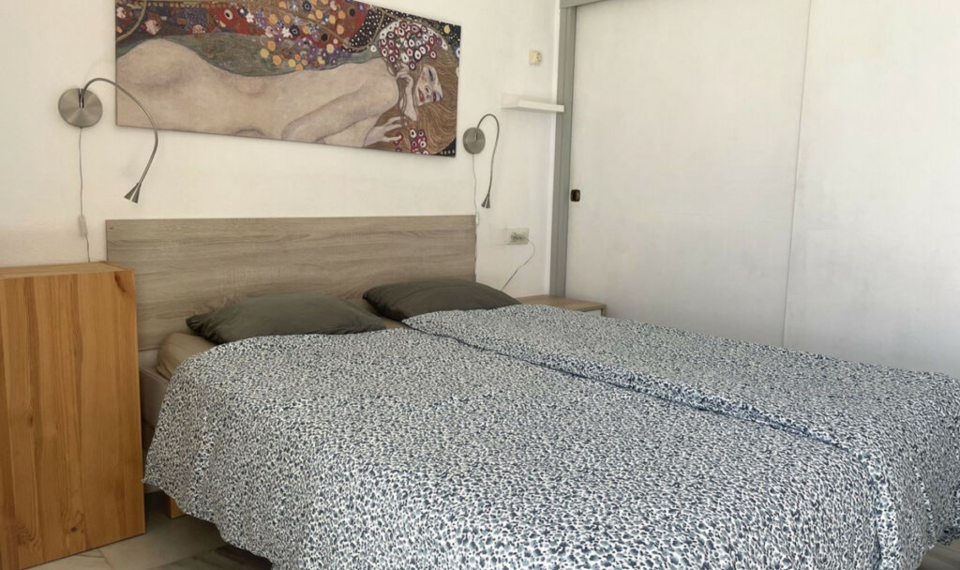 Resale - Apartment -
Estepona