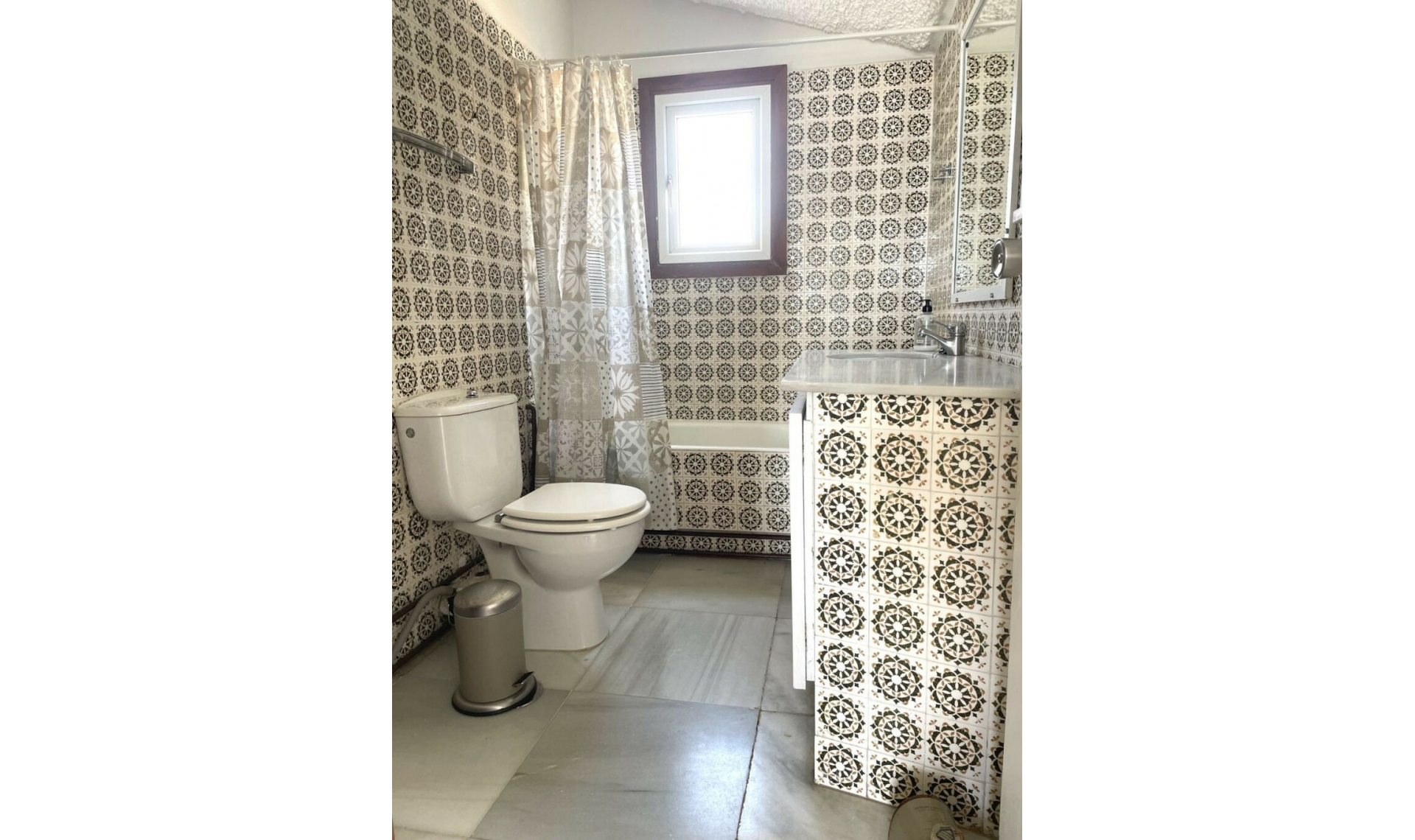 Resale - Apartment -
Estepona