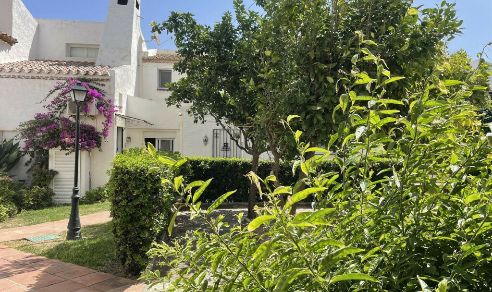 Resale - Apartment -
Estepona