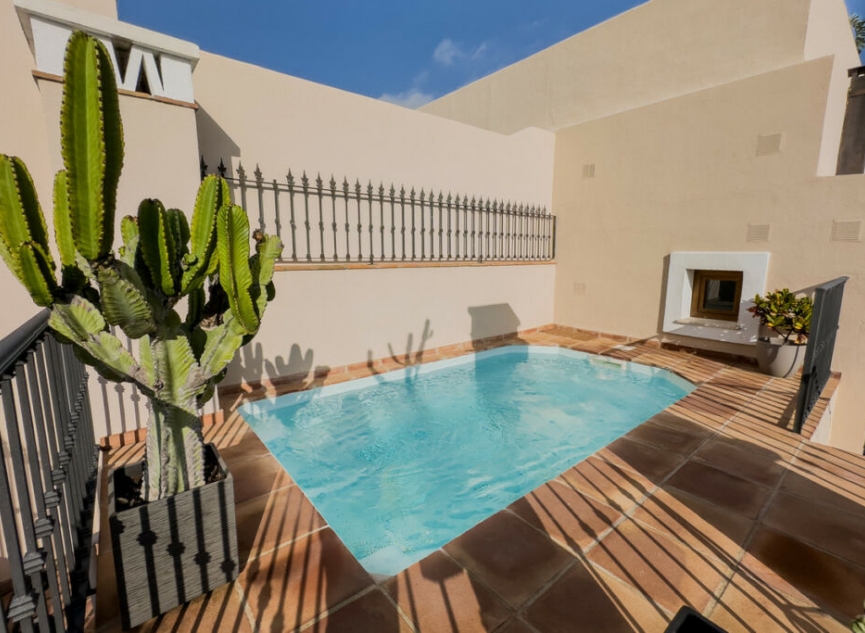 Resale - Apartment -
Estepona