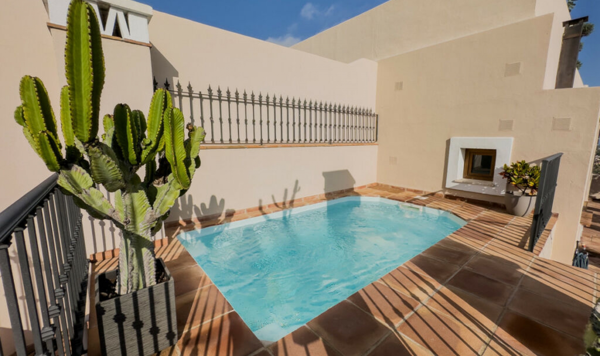Resale - Apartment -
Estepona