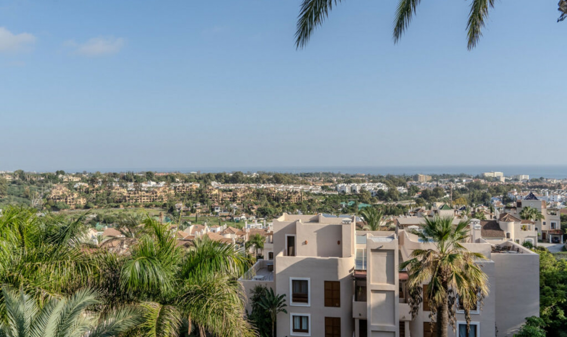 Resale - Apartment -
Estepona