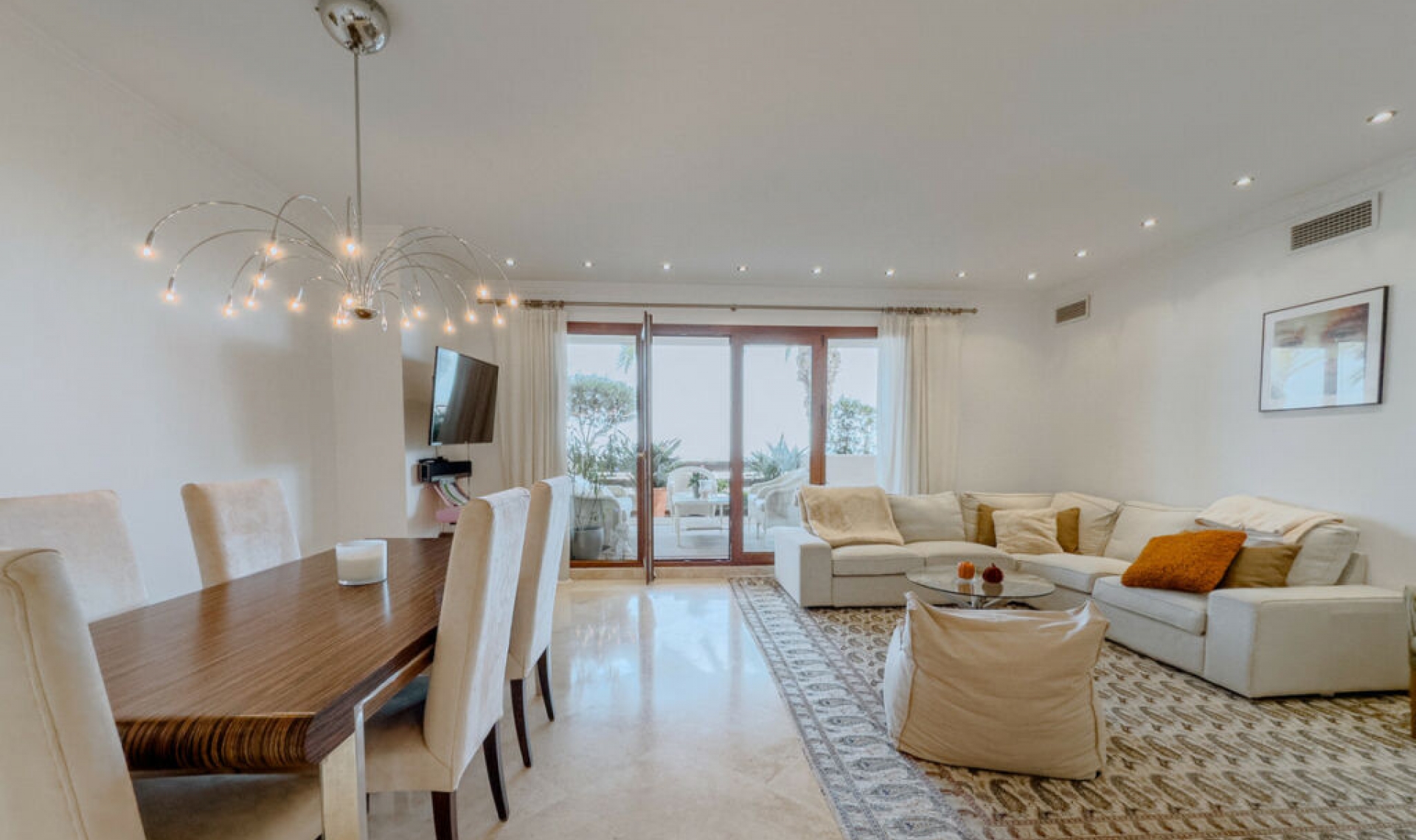 Resale - Apartment -
Estepona