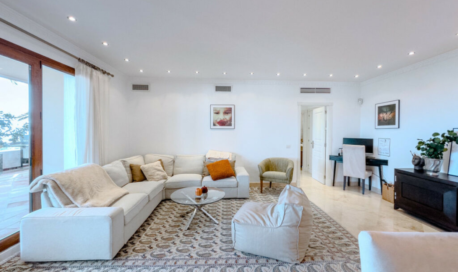 Resale - Apartment -
Estepona