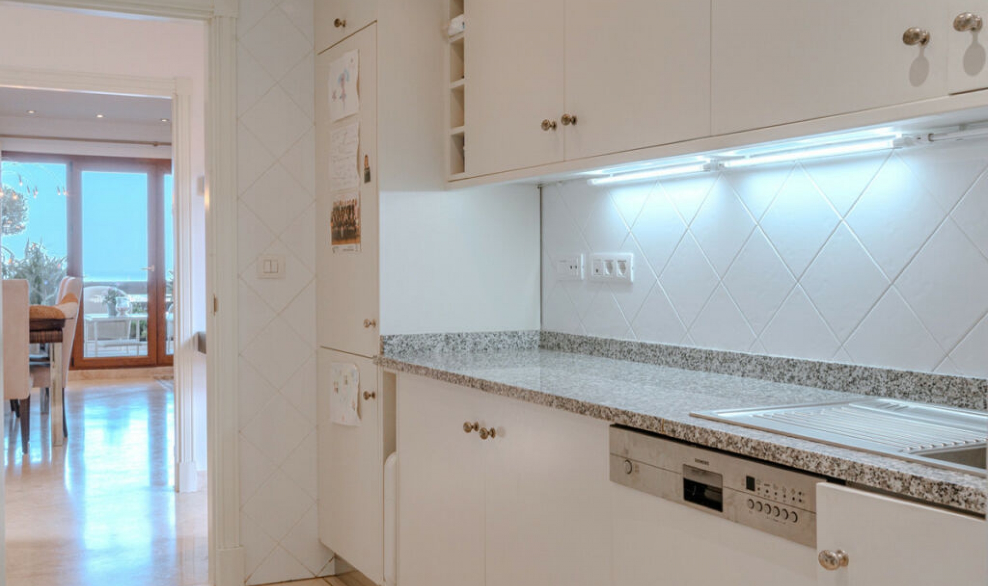 Resale - Apartment -
Estepona