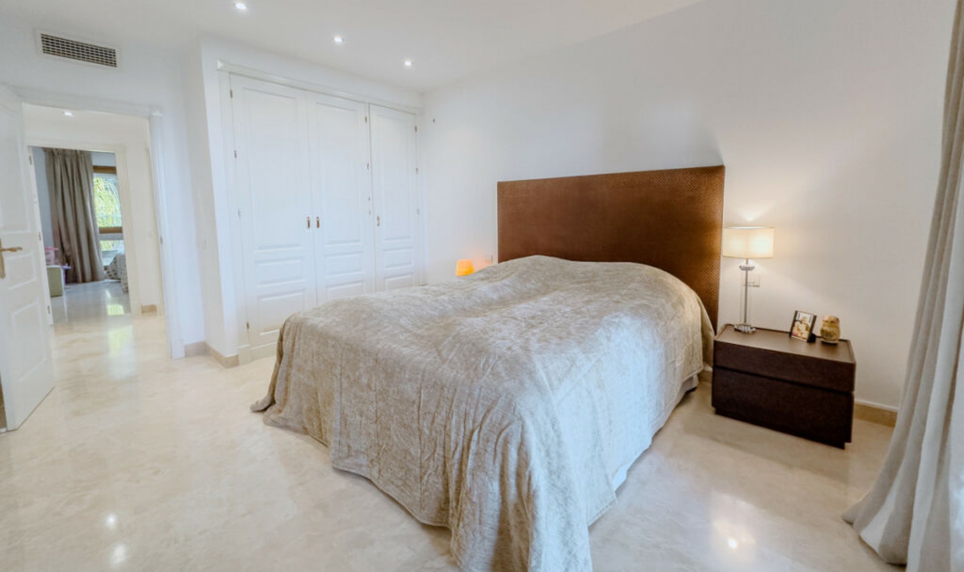 Resale - Apartment -
Estepona