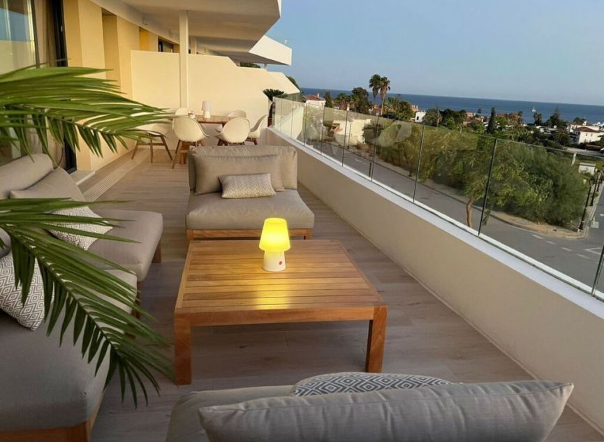 Resale - Apartment -
Estepona