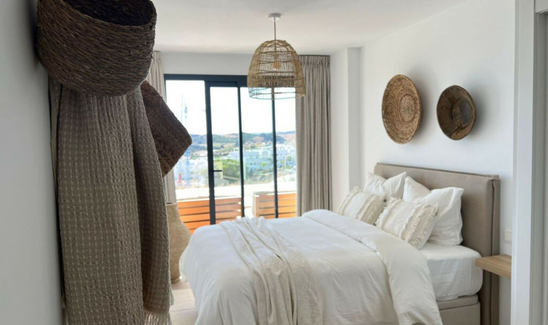 Resale - Apartment -
Estepona