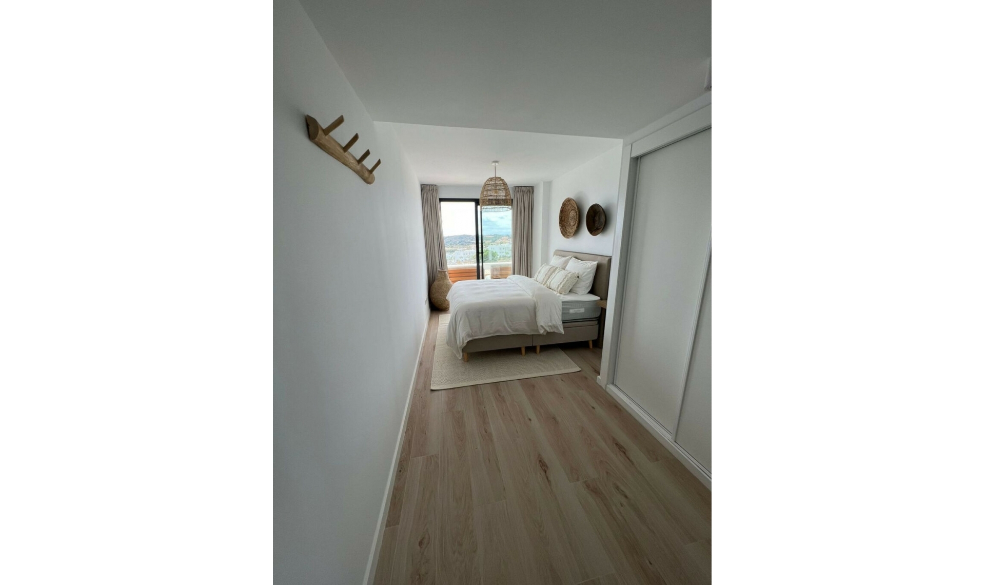 Resale - Apartment -
Estepona