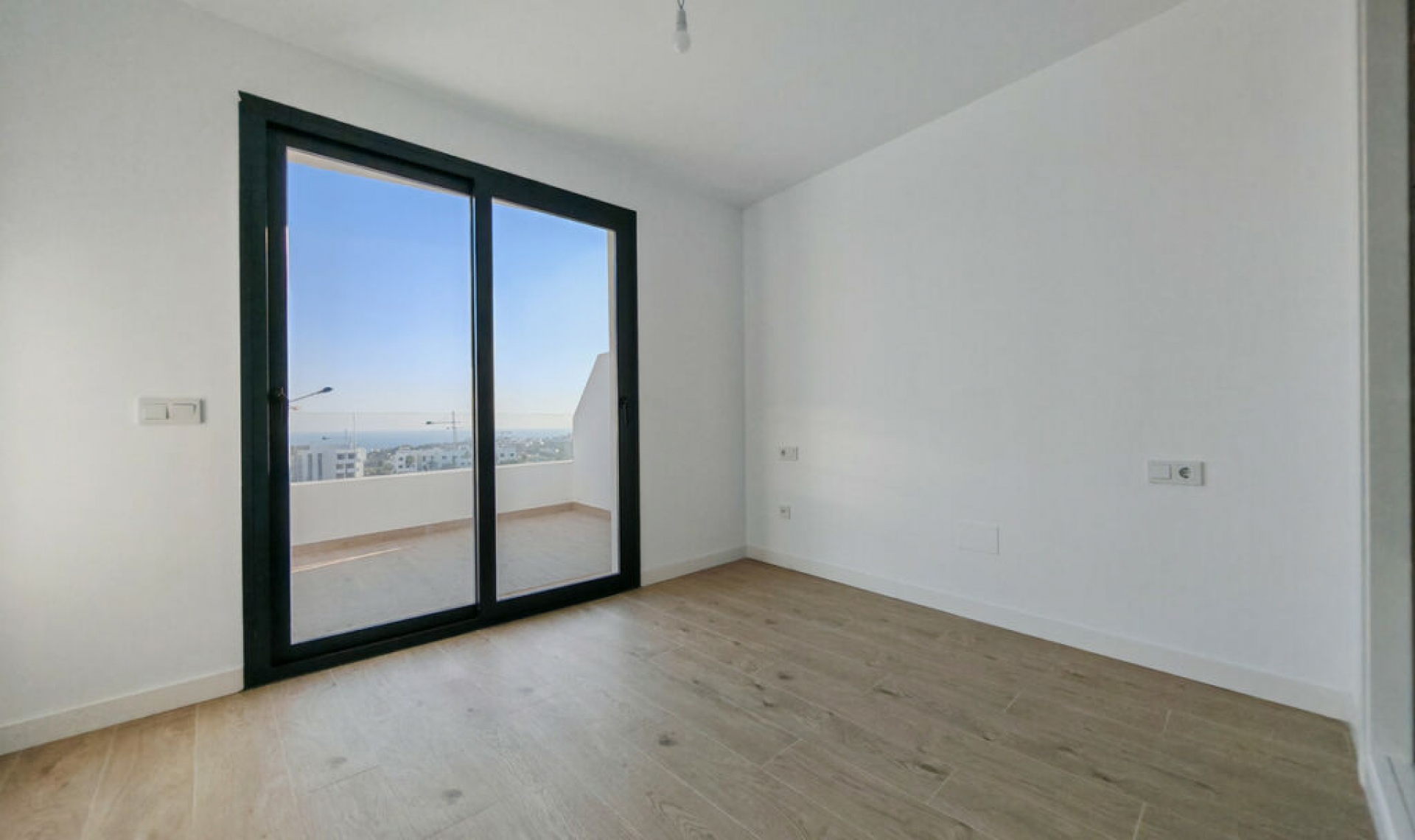 Resale - Apartment -
Estepona