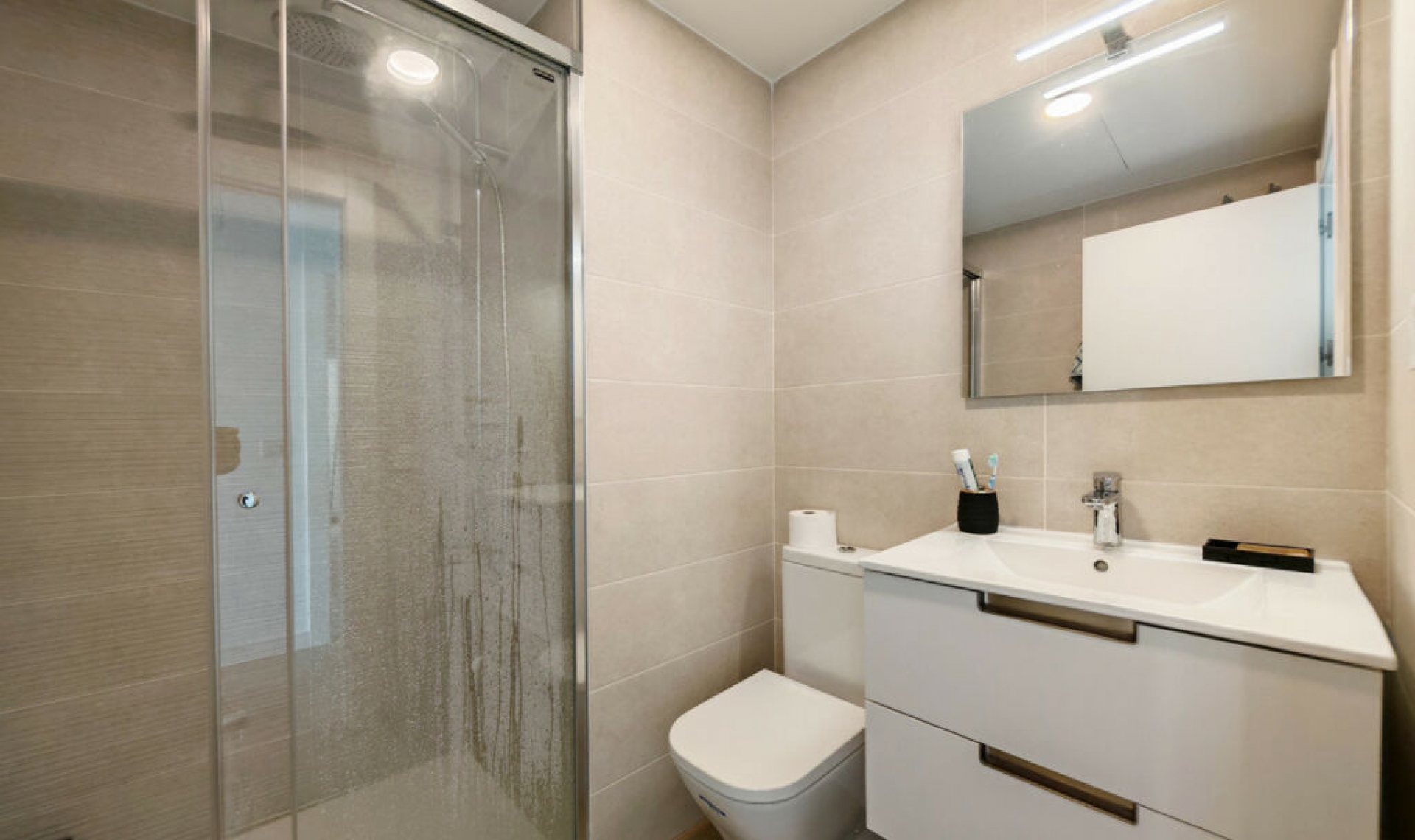 Resale - Apartment -
Estepona