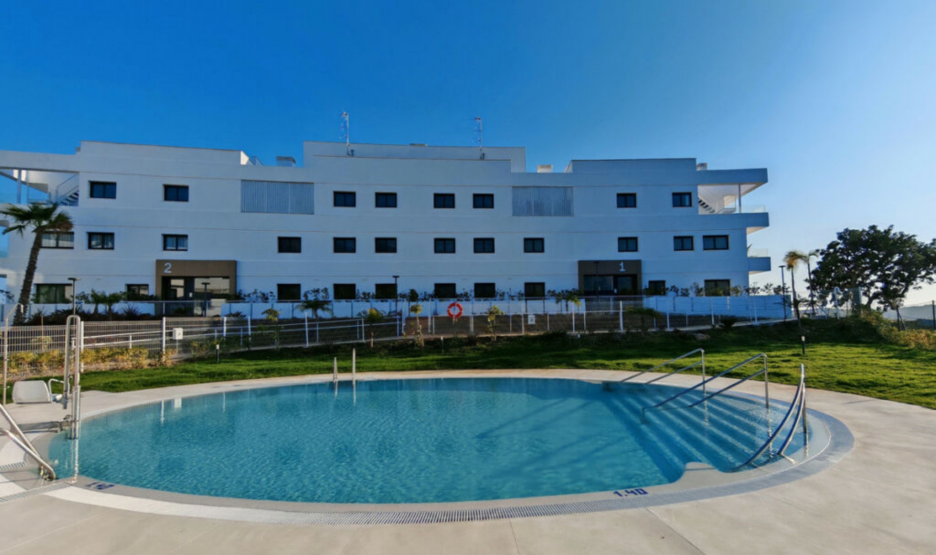 Resale - Apartment -
Estepona