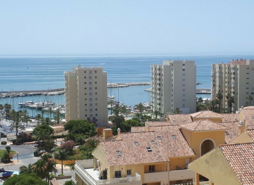 Resale - Apartment -
Estepona