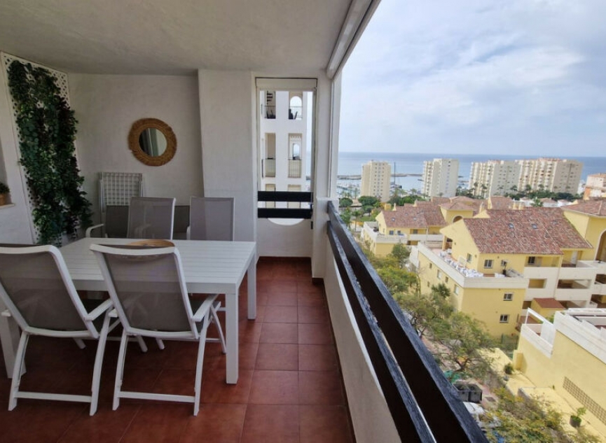 Resale - Apartment -
Estepona