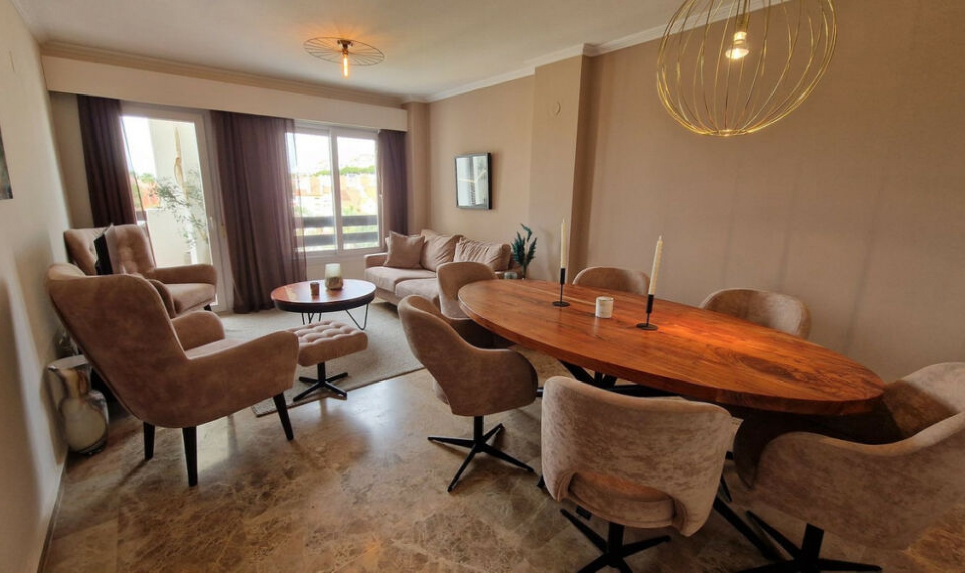 Resale - Apartment -
Estepona