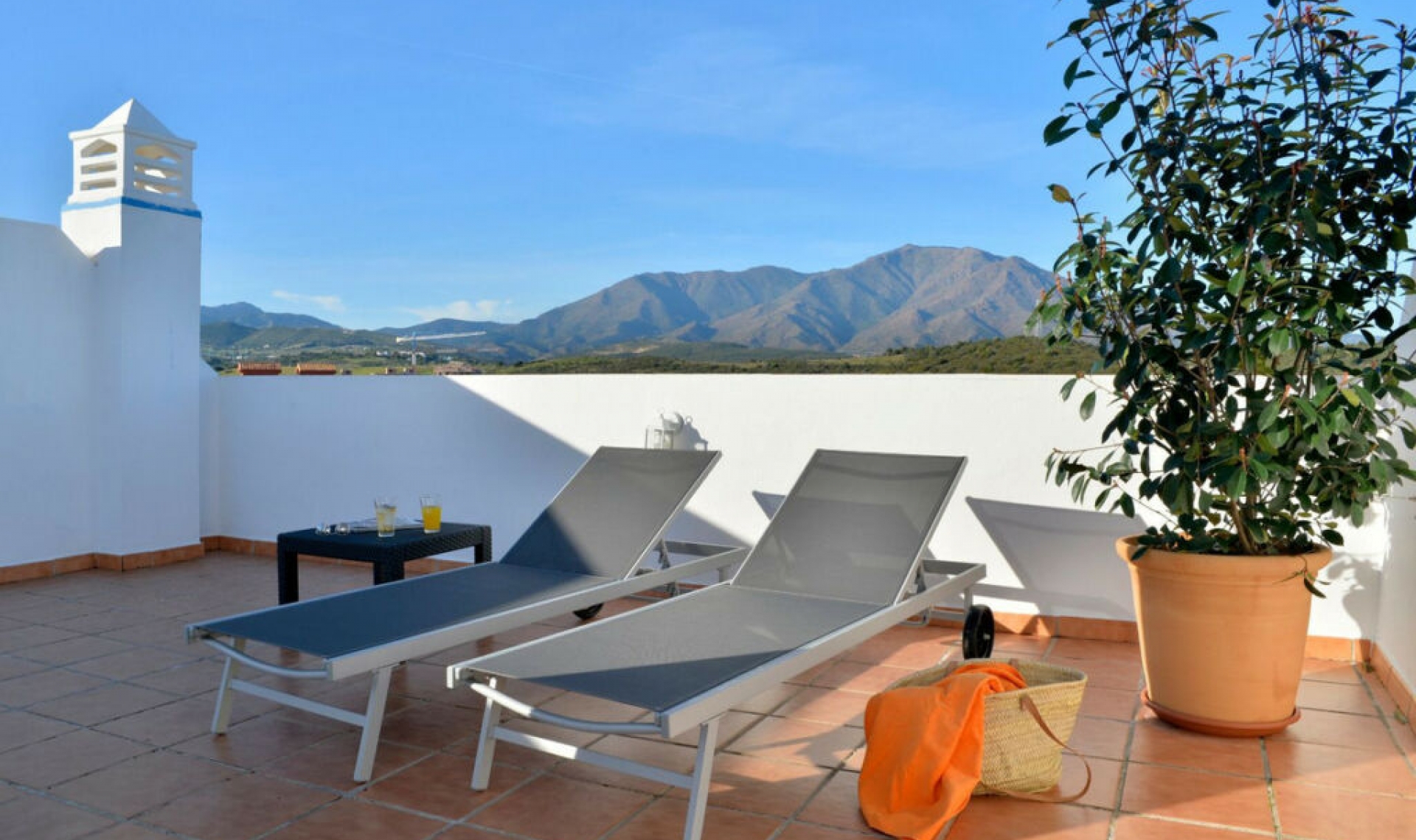 Resale - Apartment -
Estepona