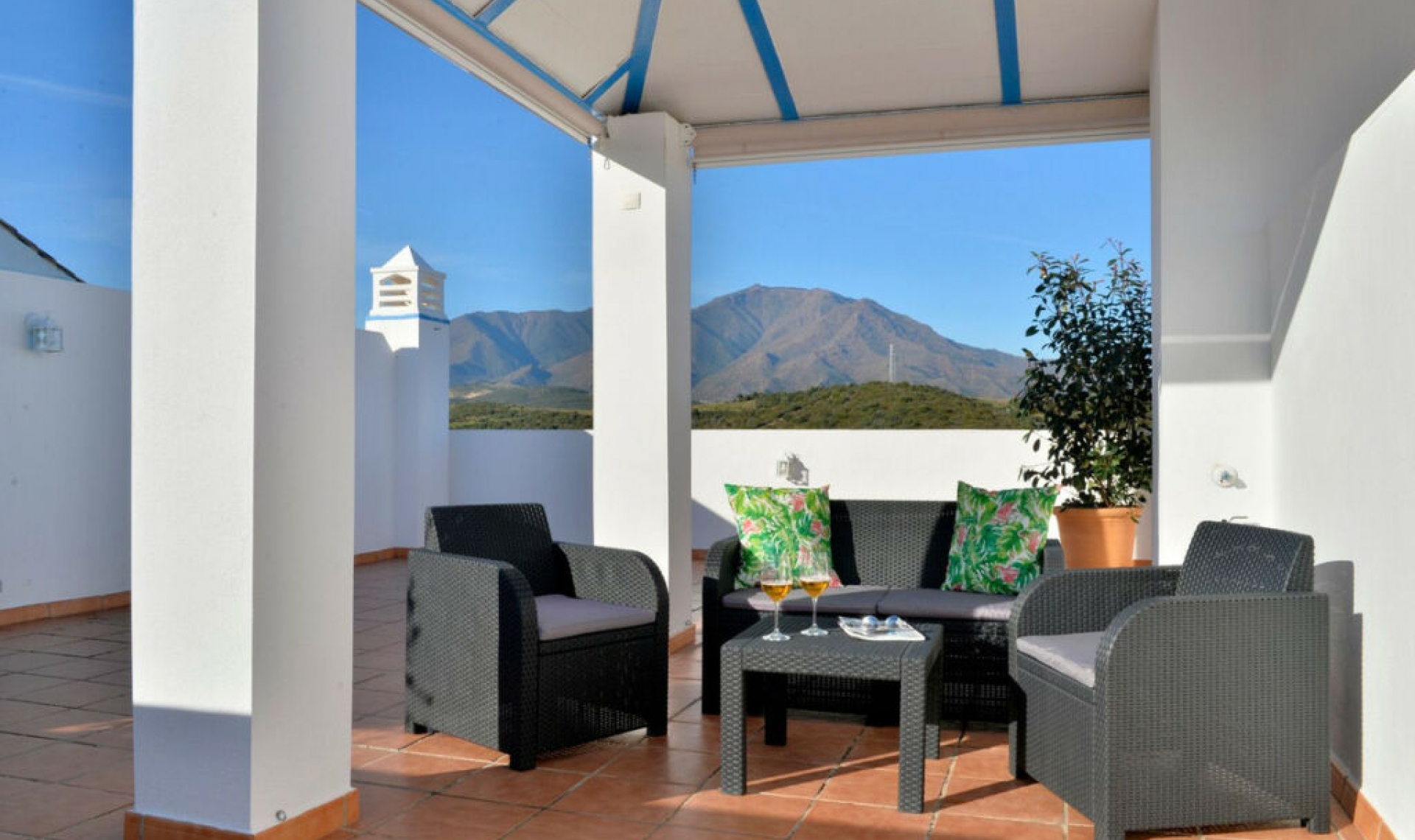 Resale - Apartment -
Estepona