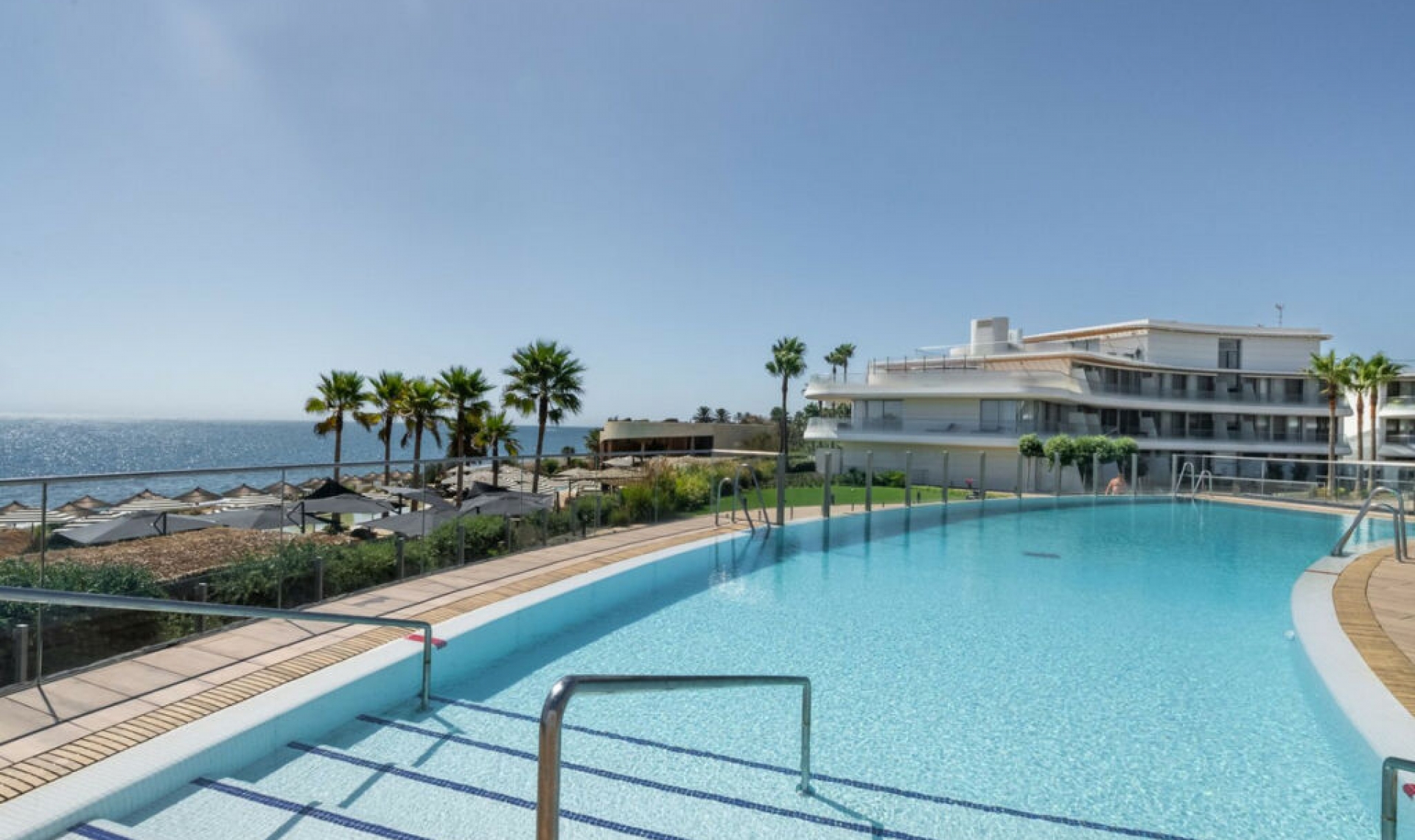 Resale - Apartment -
Estepona