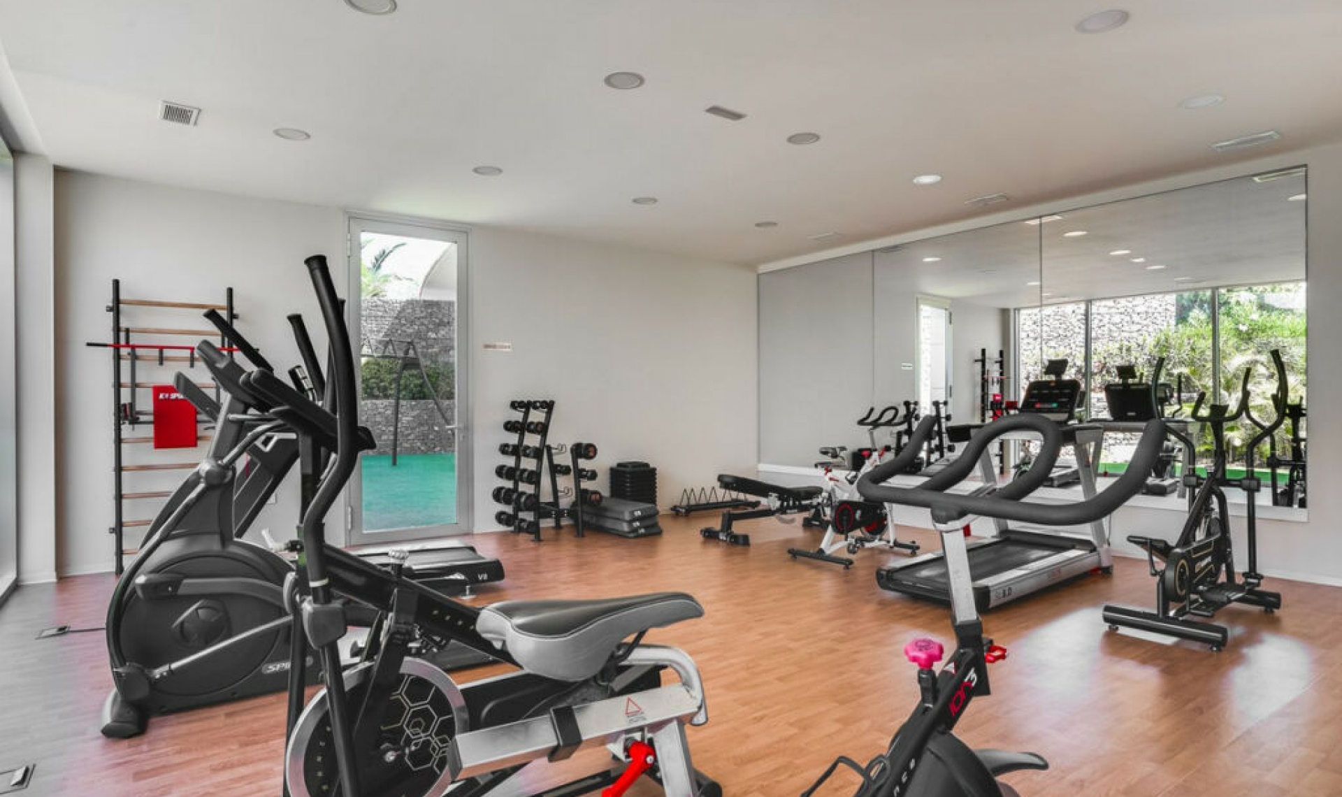 Resale - Apartment -
Estepona