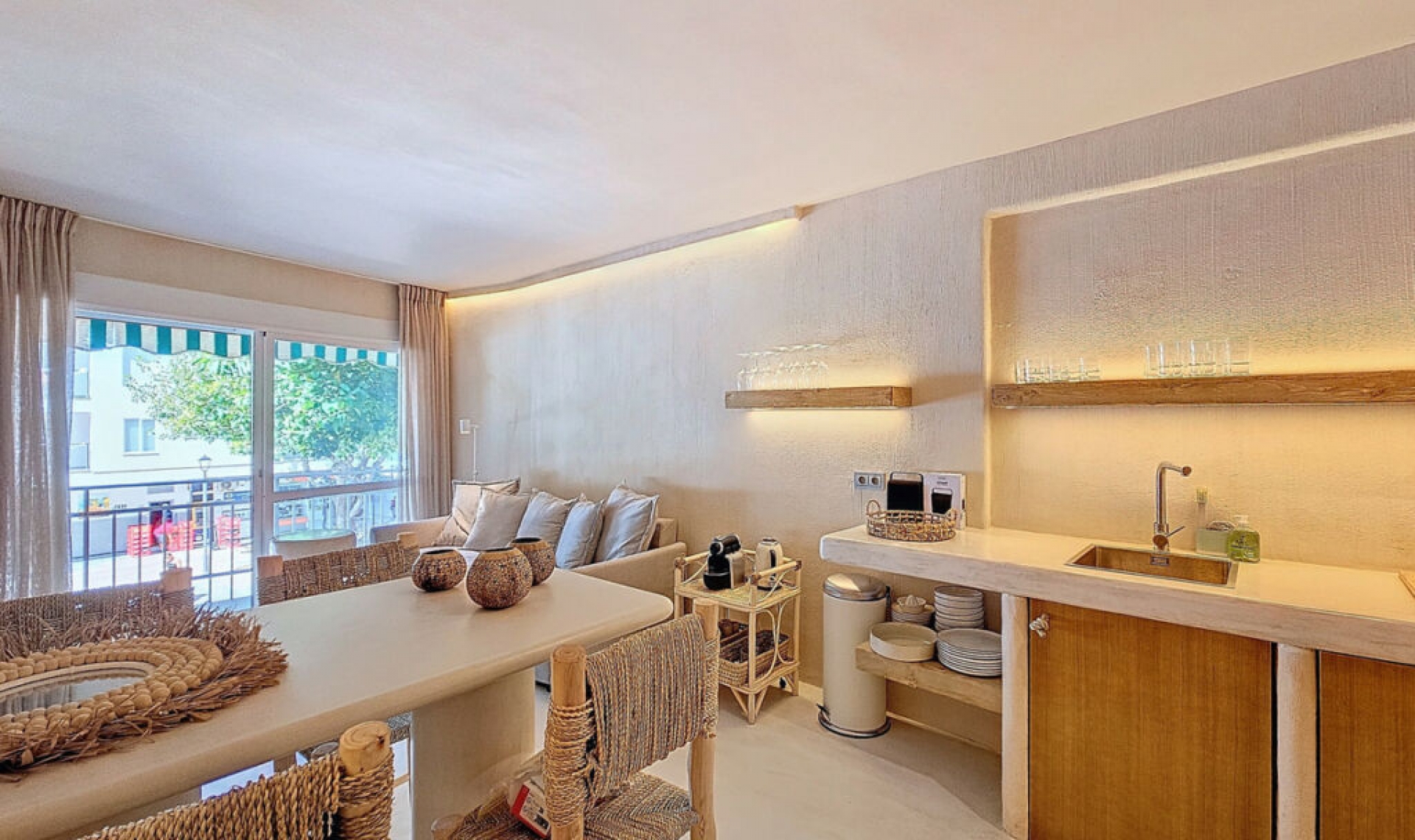 Resale - Apartment -
Estepona