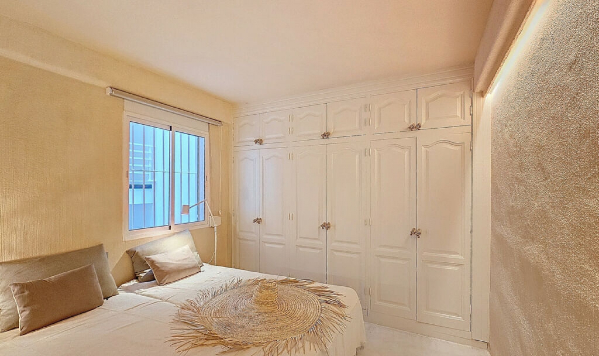 Resale - Apartment -
Estepona