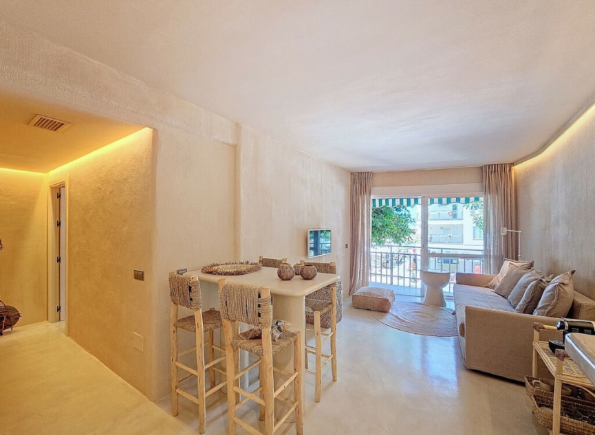 Resale - Apartment -
Estepona