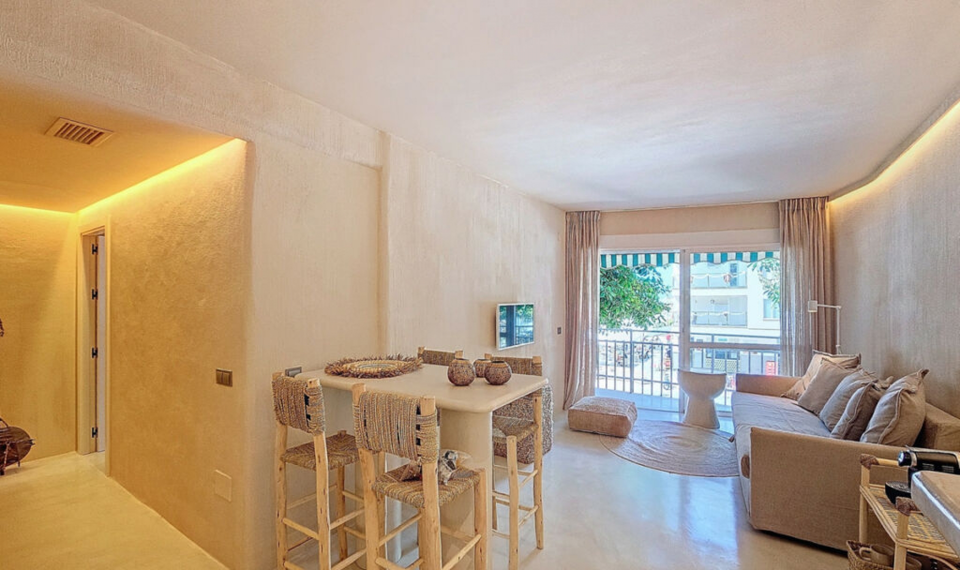 Resale - Apartment -
Estepona