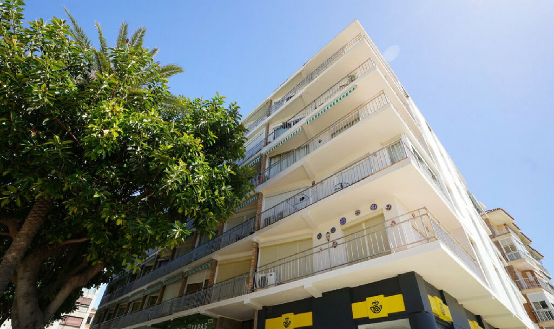 Resale - Apartment -
Estepona