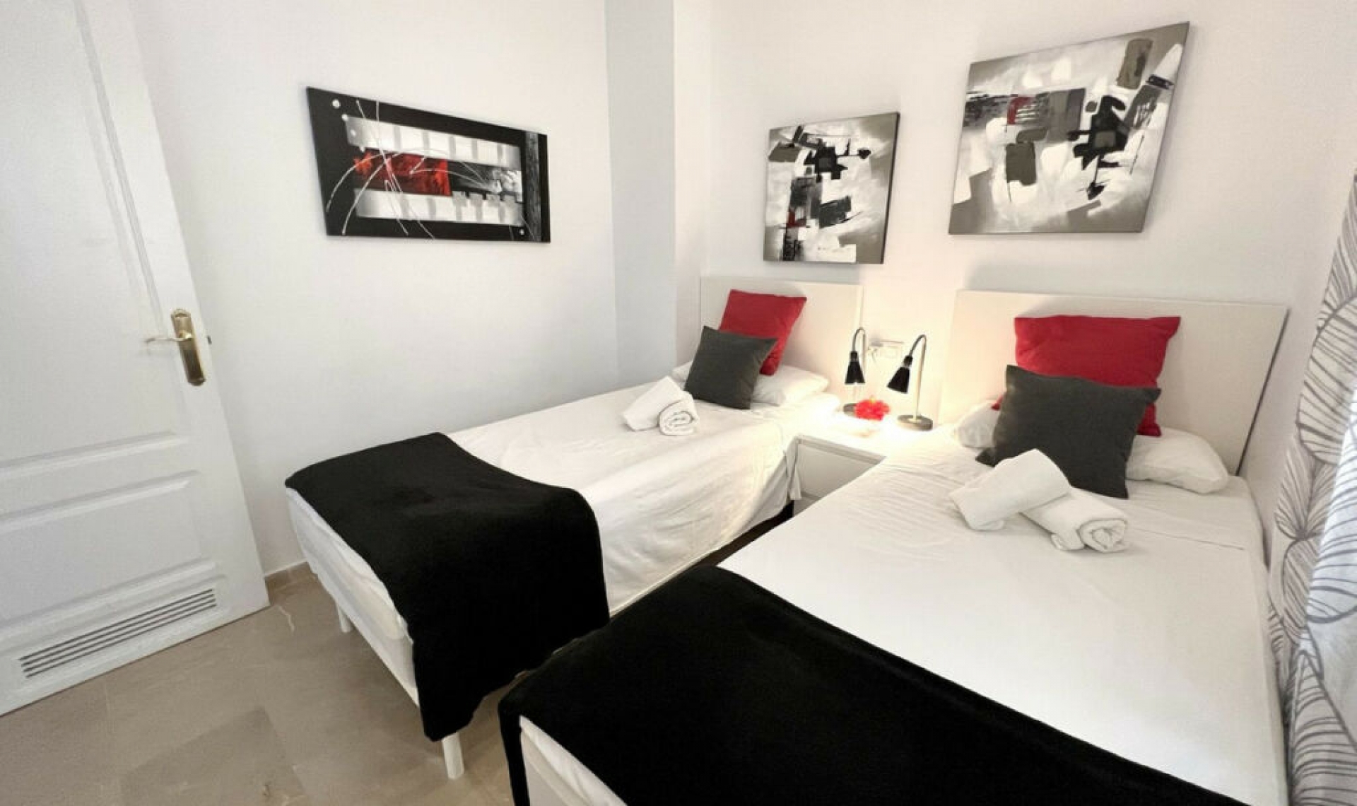 Resale - Apartment -
Estepona