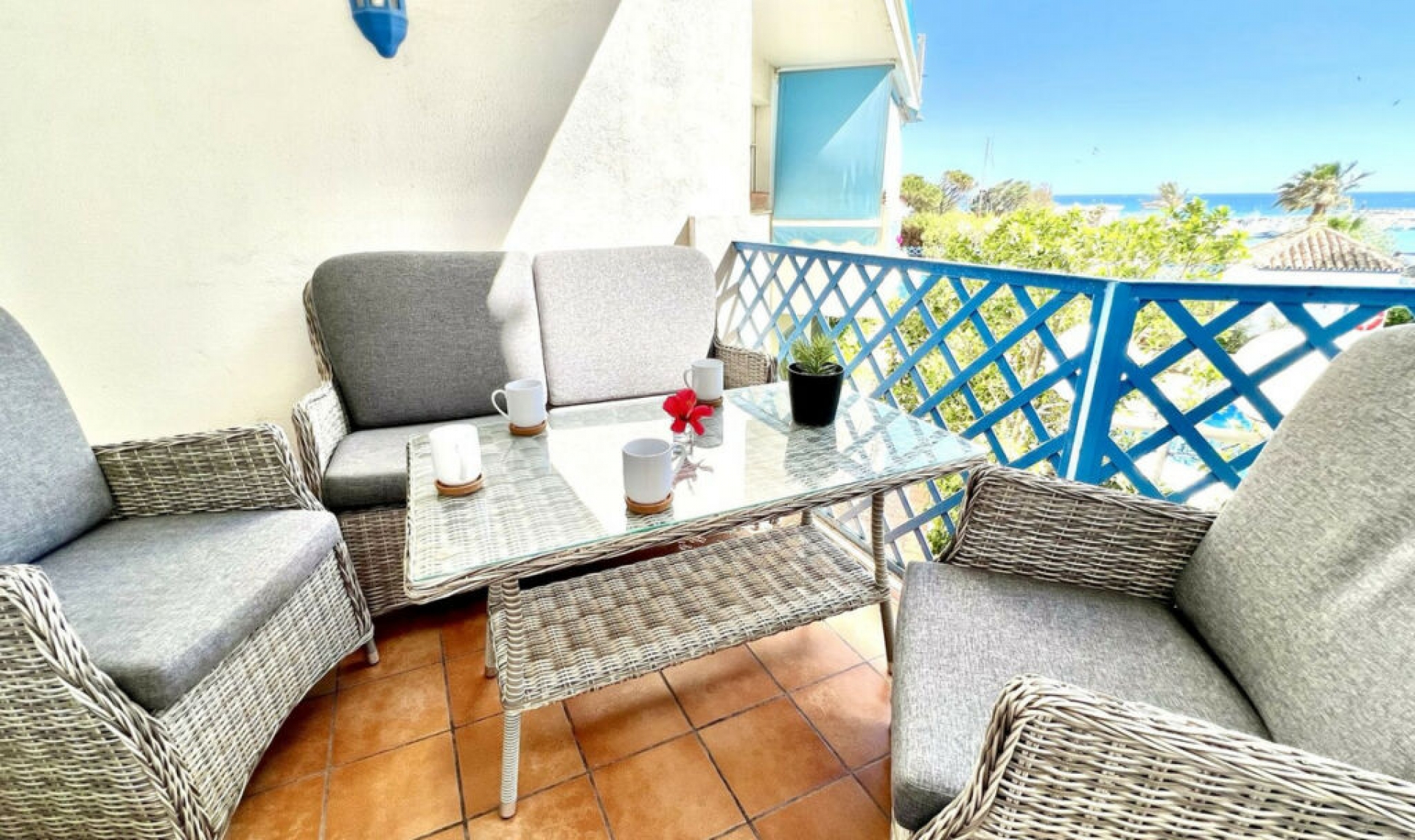 Resale - Apartment -
Estepona