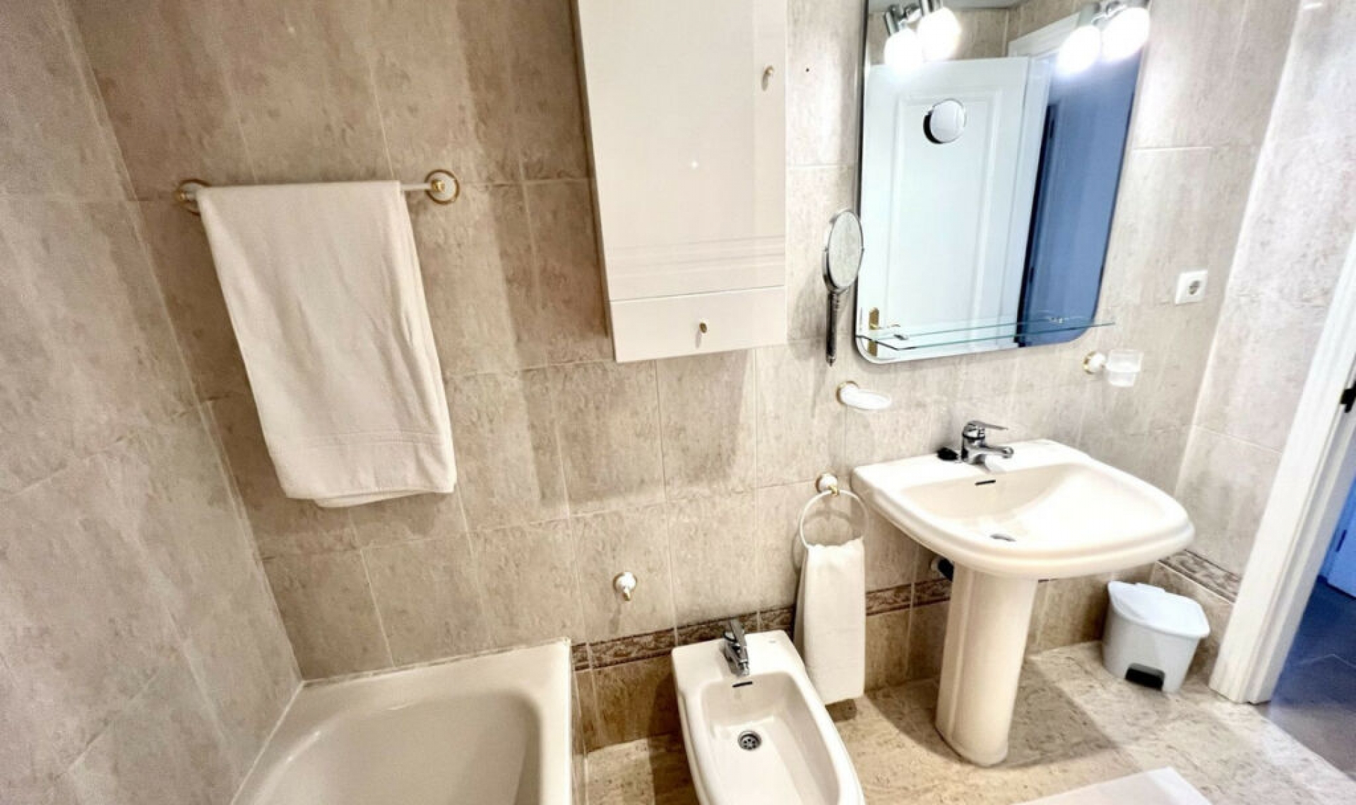 Resale - Apartment -
Estepona