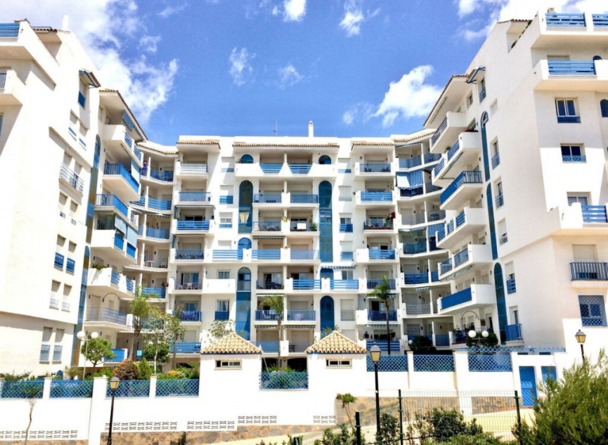 Resale - Apartment -
Estepona