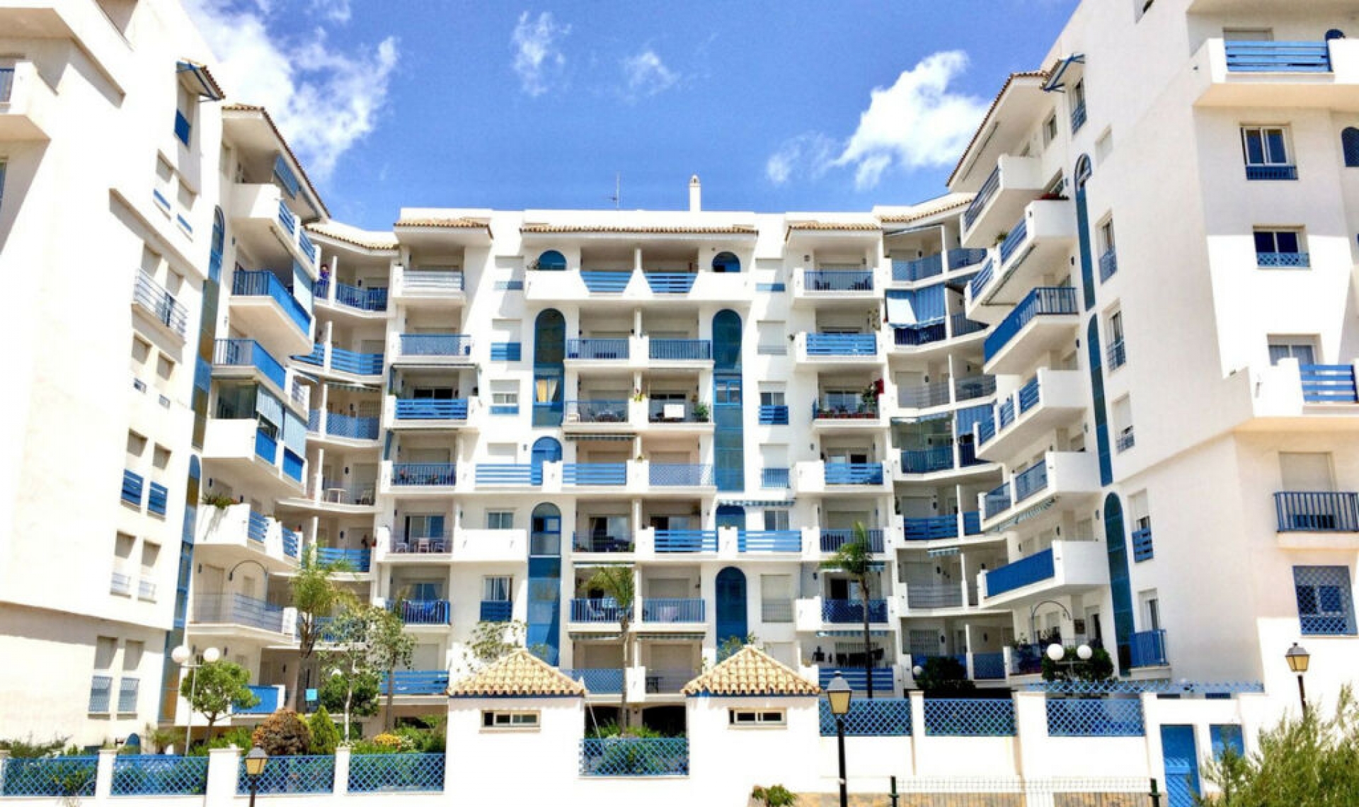 Resale - Apartment -
Estepona