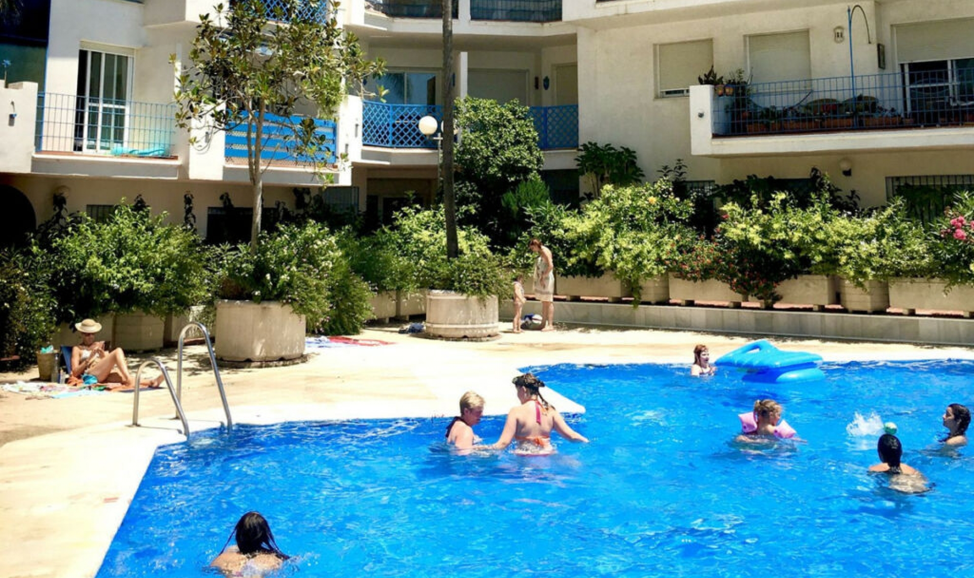 Resale - Apartment -
Estepona