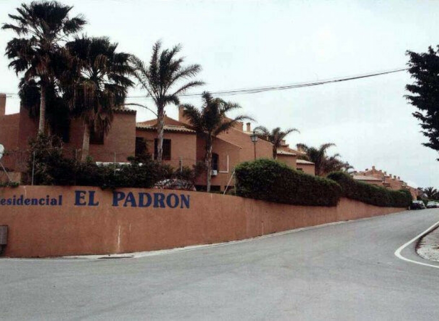 Resale - Apartment -
Estepona