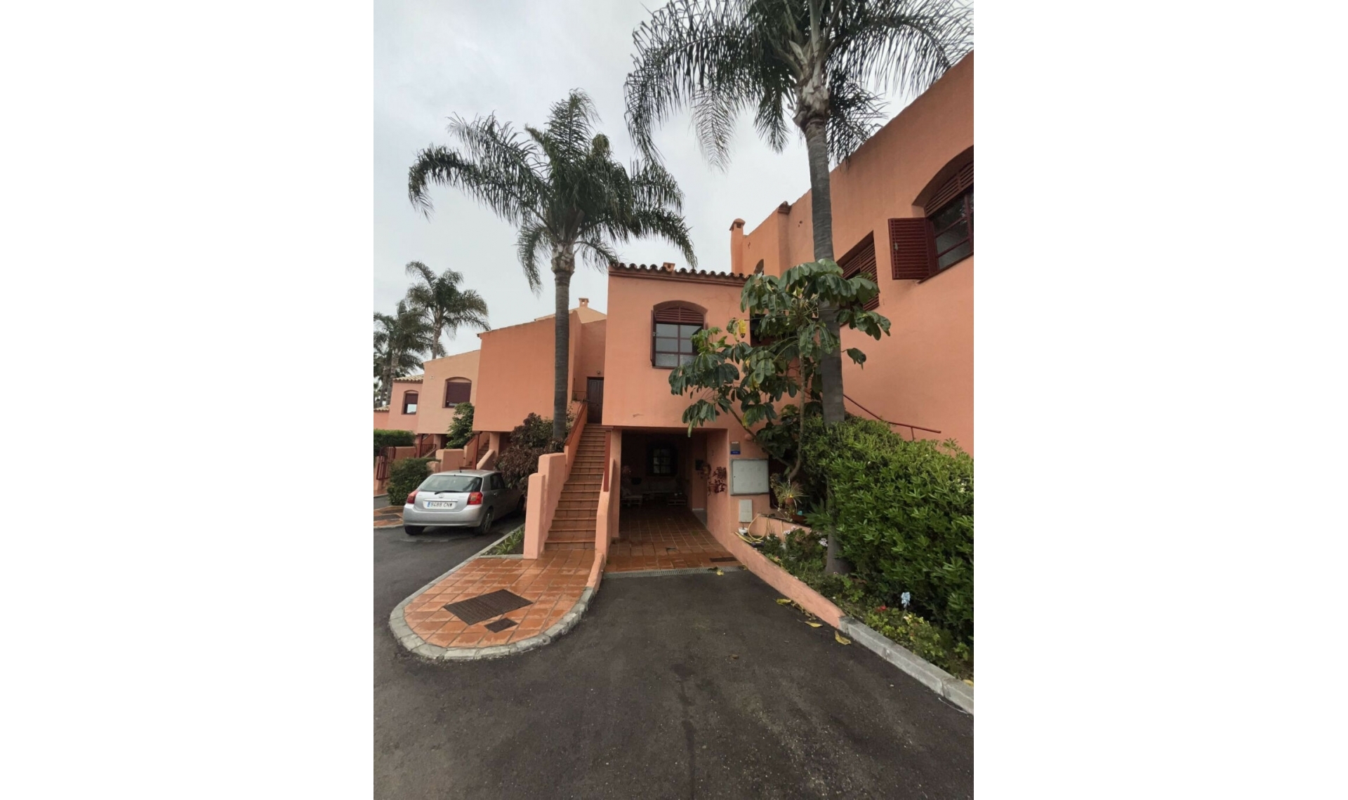 Resale - Apartment -
Estepona