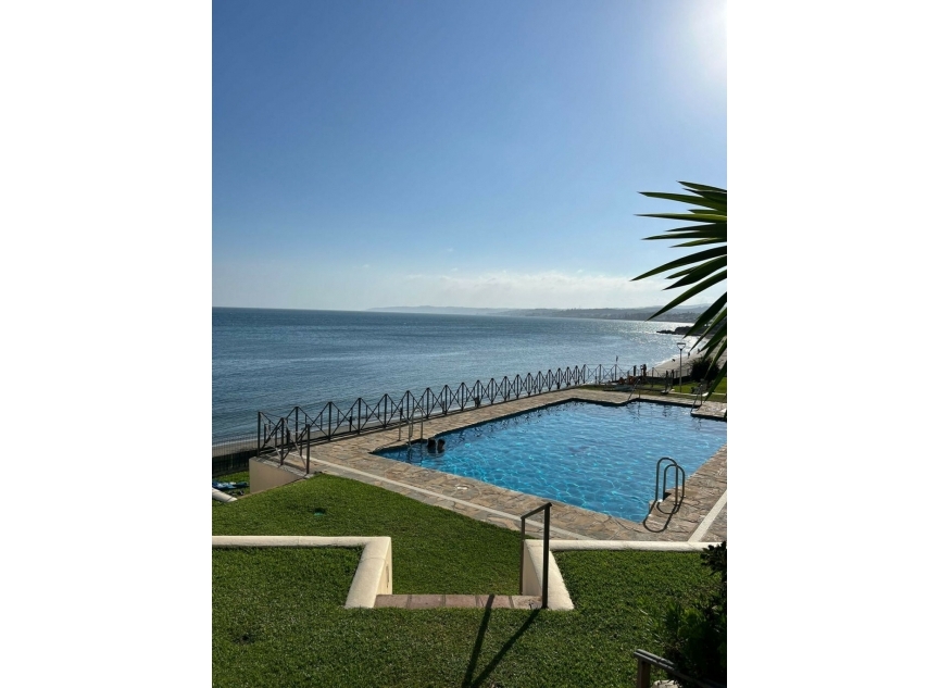 Resale - Apartment -
Estepona