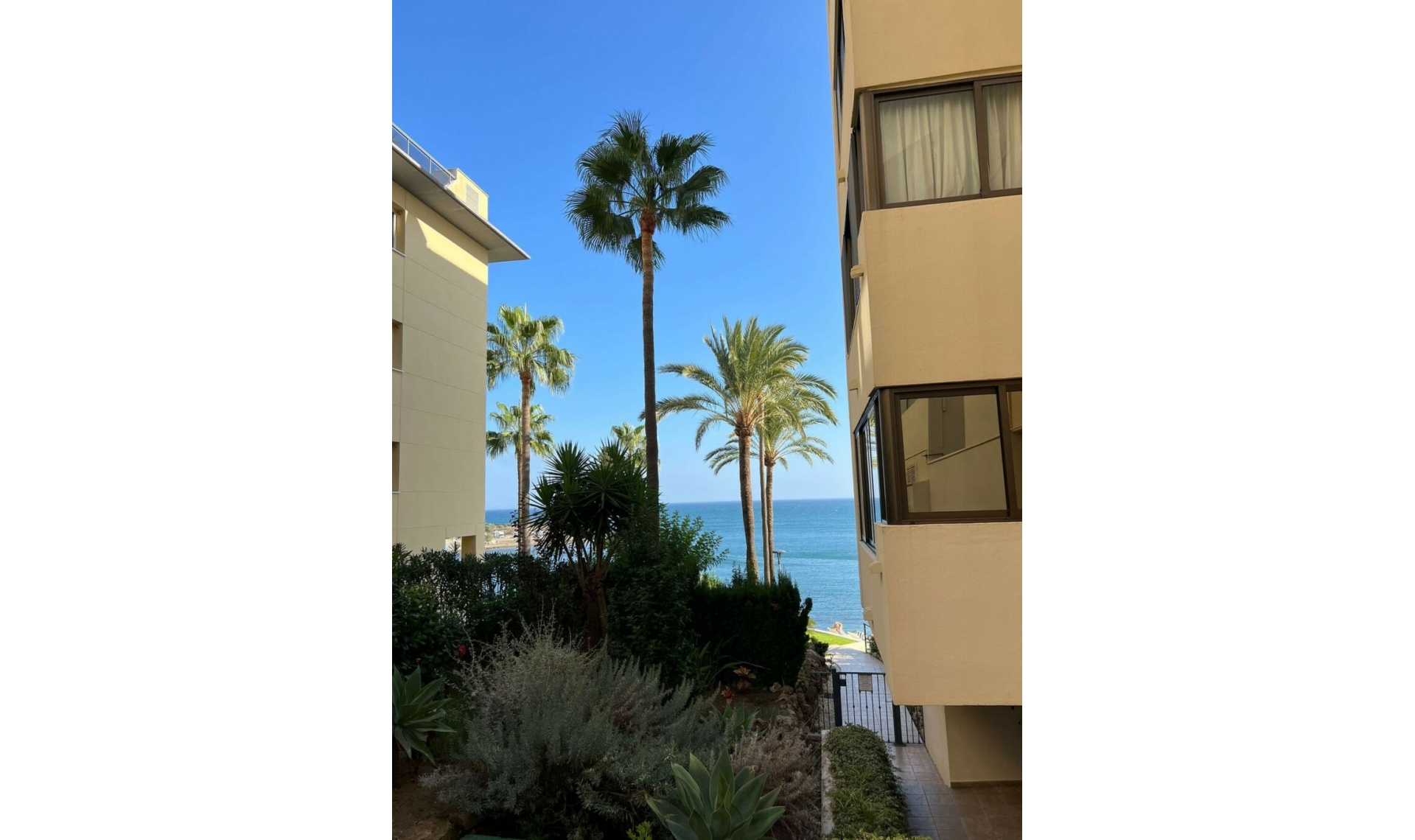 Resale - Apartment -
Estepona