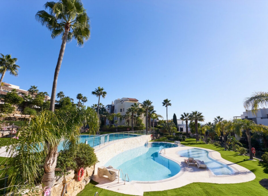 Resale - Apartment -
Estepona